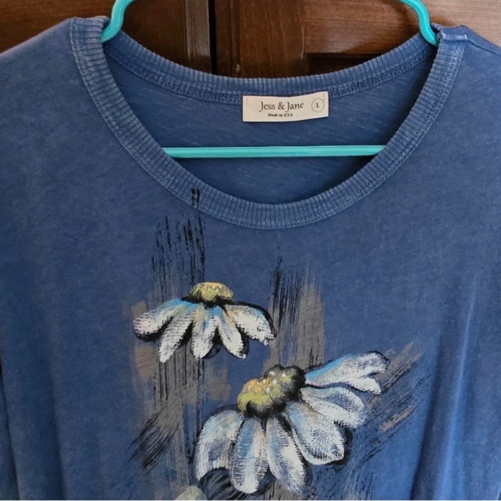Jess & Jane Blue daisy 🌼 Floral Long-Sleeve Women's mineral wash cotton Top L - Picture 2 of 2